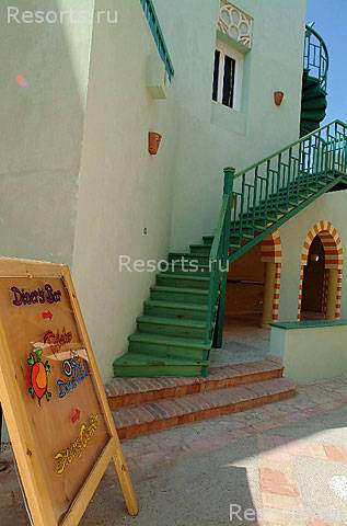 Turtles Inn Dive Club & Hotel 11